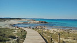 Plaże Hiszpanii znowu najlepsze LIFESTYLE, Podróże - Hiszpania po raz kolejny liderem pod względem czystości swoich plaż.