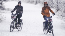 Rowerowa zima na sto dwa…tysiące kilometrów! LIFESTYLE, Podróże - Jako pierwszy i jedyny w Polsce, krakowski jednoślad dostępny jest przez cały rok. Nawet w najzimniejsze dni Wavelo było wyjątkowo popularnym środkiem transportu – od początku grudnia jego użytkownicy zanotowali ponad 40 tysięcy wypożyczeń.