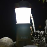 Lampy kempingowe – to musisz wiedzieć przed wakacjami