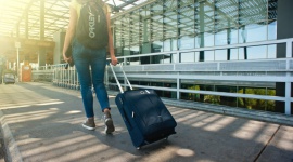 Ile zapłacimy za bagaż rejestrowany w tanich liniach lotniczych?